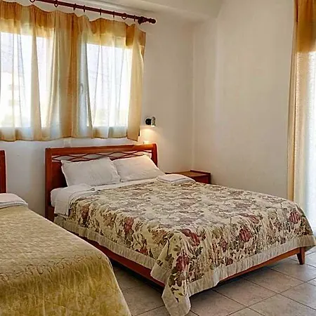 Estia Hotel *